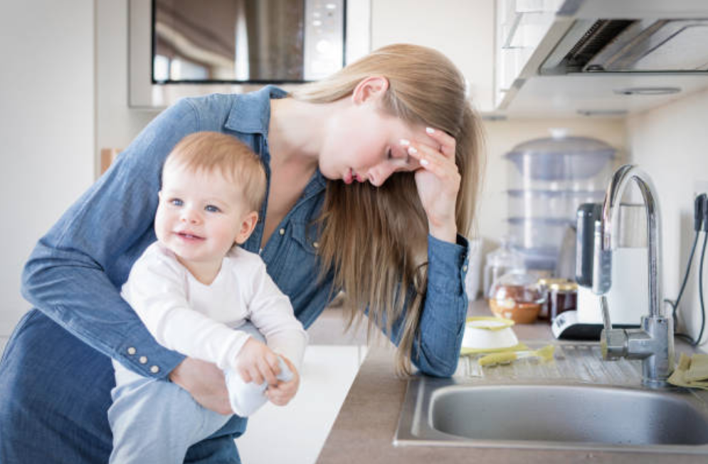 maman seule fatigué surmenée