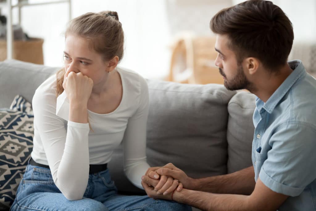 femme pleurer homme couple dispute divorce séparation triste libido problème