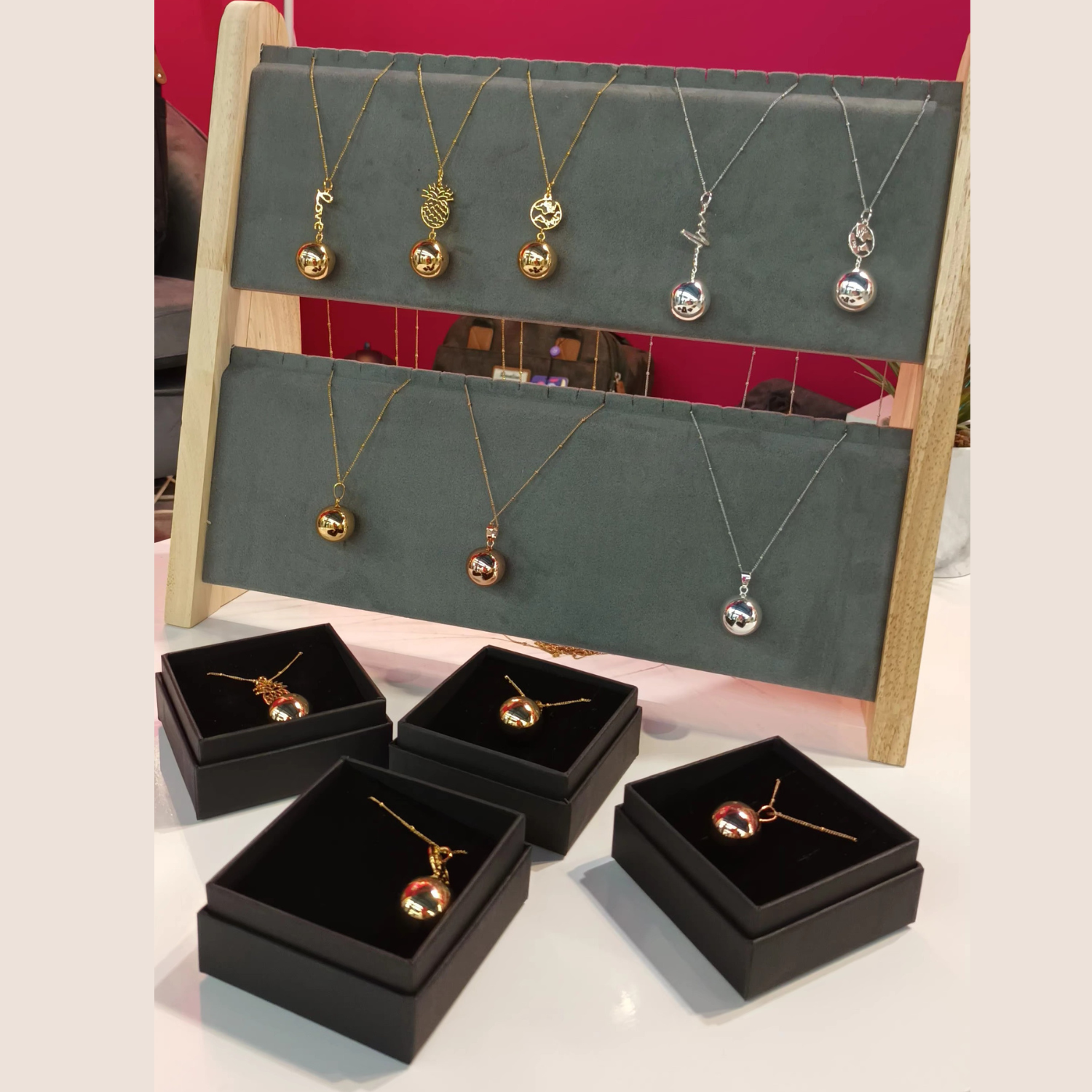 Bola de grossesse avec chaîne - Ananas Or – Image 5